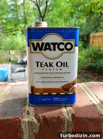 Protect Outdoor Furniture: Varnish vs. Teak Oil Guide 8 Teak oil can