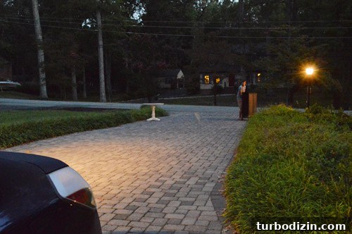 How to Host a Successful Yard Sale: Tips to Maximize Profit 3 Driveway sale