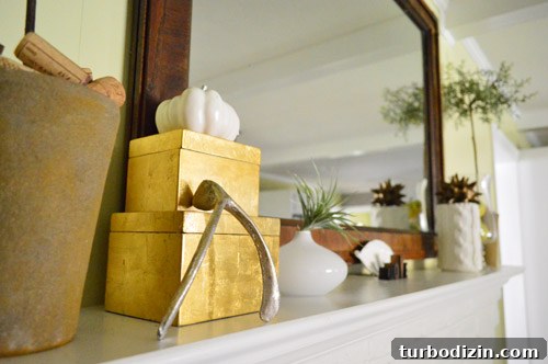 Charming Fall Decorating Ideas for Cozy Autumn Homes 7 Cozy mantel scene
