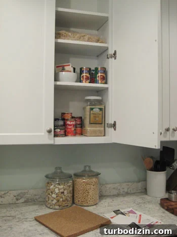 cork-message-board-kitchen cork-message-board-kitchen