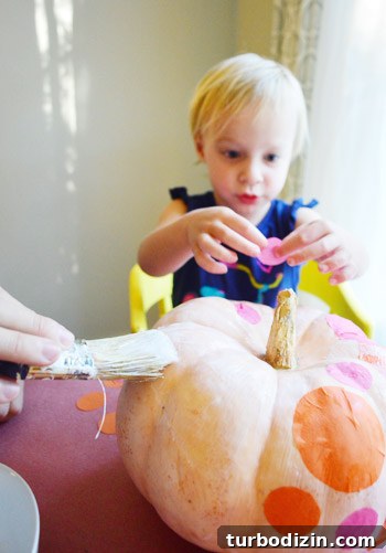 3 Fun Pumpkin Crafts to Do with Young Kids 4 img 52679 6
