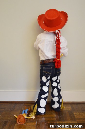 DIY Jesse and Slinky Dog Toy Story Costumes for Kids 8 Jessie braid back view
