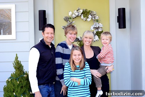 Sisterly House Crash: Hidden Stories of Sibling Squatting 3 img 52873 2