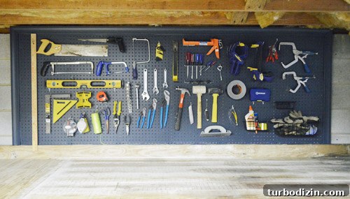 Basement Workshop Paint Storage and Pegboard Organization Guide 16 img 52889 18
