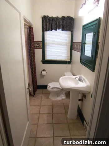 Bathroom before renovation