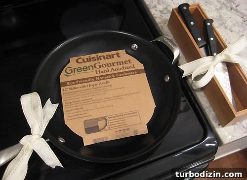 johns-birthday-skillet-green-gourmet-knives Green Gourmet skillet