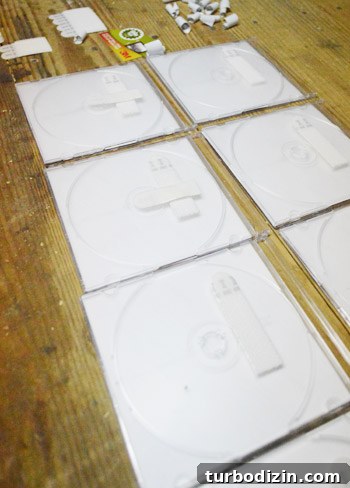 Frame Instagram Photos With DVD Jewel Cases: Step-by-Step Guide 8 img 53587 7