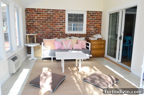 Daybed with pillows