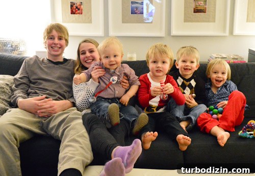Expert Holiday Hosting Tips for Stress-Free Entertaining 18 img 54636 17