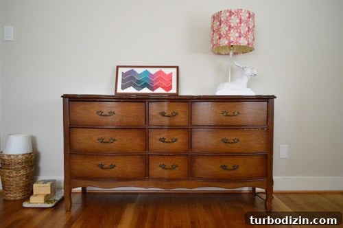 Big-Girl Bedroom with Daybed and Secondhand Dresser 2 Nine-drawer dresser in room