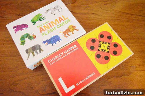 Small Wall Ledges for Displaying Flashcards, Postcards & Books 10 img 55140 9