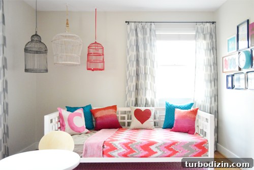 Whimsical Hanging Birdcages for a Child’s Room Decor 3 img 55795 2