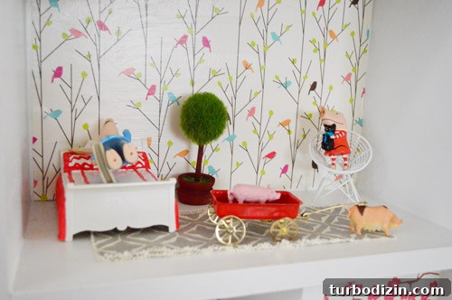 Quick Craft Projects to Try When You're Short on Time 12 Red wagon with toy pigs