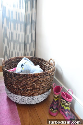 Playroom Finishing Touches: Stylish Ideas to Complete the Space 5 Toy and book baskets beside daybed
