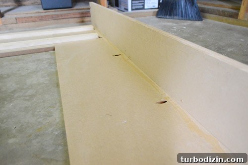 DIY Guide: Build a Custom Fireplace Mantel Step-by-Step 5 img 56691 4