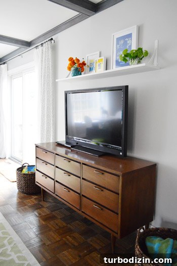 How to Hang a Shelf Above Your TV Without Blocking the Screen 2 img 57084 1