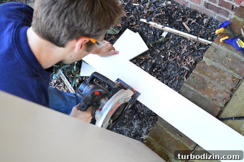Removing Scalloped Porch Trim and Repairing Porch Columns 12 img 57188 11