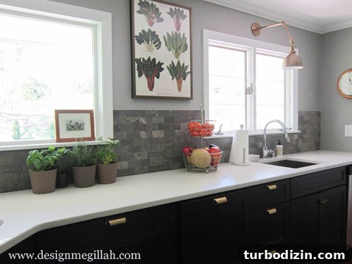 Dark Gray Lower Cabinets with White Upper Cabinets: Kitchen Design Ideas 5 Renovated kitchen photo 4
