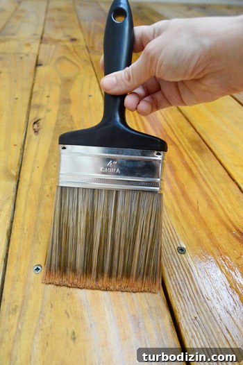 How to Stain and Seal a Deck: Step-by-Step Guide for Lasting Finish 10 img 57970 10