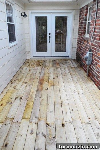 How to Stain and Seal a Deck: Step-by-Step Guide for Lasting Finish 7 img 57970 7