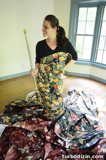How to Remove Old Curtains Safely and Quickly 10 img 58244 9