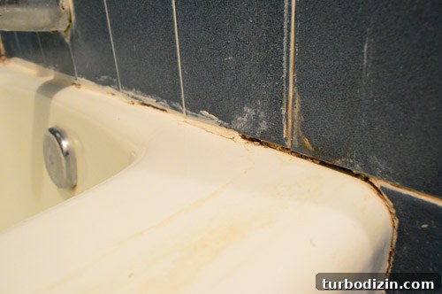 Remove and Replace an Old Sliding Shower Door: Step-by-Step Guide 13 img 58890 12