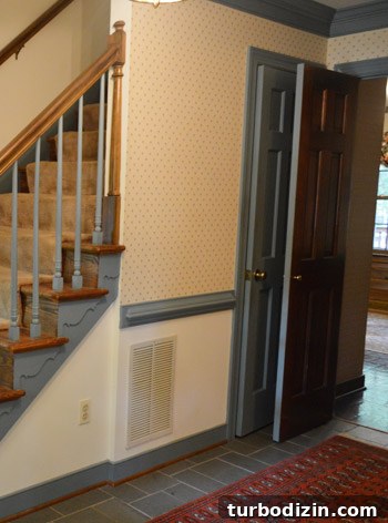 Before wallpaper removal foyer