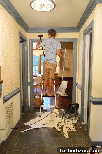 Steaming near ceiling