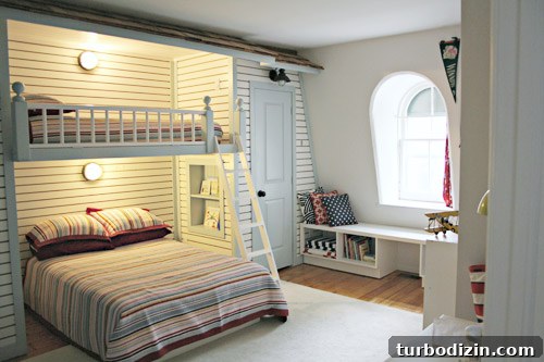 Built-in bunk bed loft