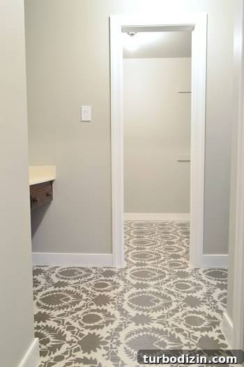 Stencil a Floor: Step-by-Step Guide to Perfect DIY Floor Stenciling 5 img 61612 4