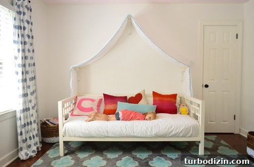 Painting a Pink Closet Door and Raindrop Wall Accent Ideas 3 Before Photo Of Daybed With Fabric Canopy In Front Of Blank Wall
