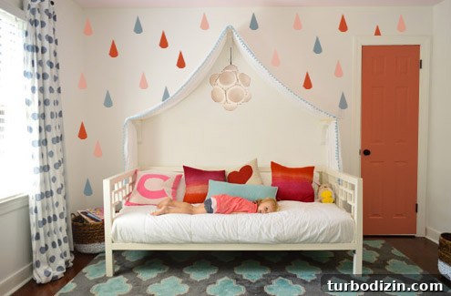 Painting a Pink Closet Door and Raindrop Wall Accent Ideas 8 Final Photoshop mock up of Red Pink Blue Raindrop Mural With Dark Pink Closet Door