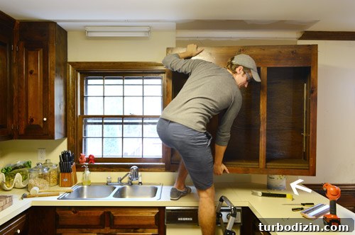 How to Remove Kitchen Cabinets and Rehang One Cabinet 5 img 61901 5