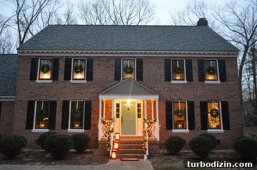 How to Hang Wreaths on Windows: Simple, Secure Methods 2 Front of house with wreaths and garland
