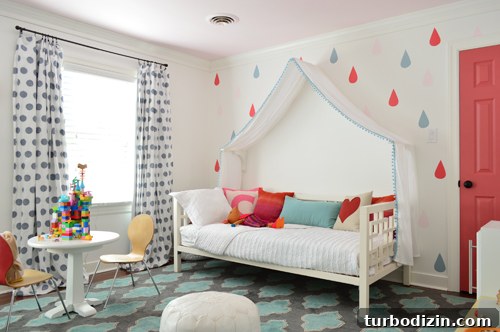 Transitioning to a Toddler Bed: Creating a Big Girl Room Without a Crib 14 img 62638 13