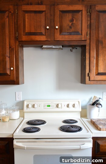 Convert a Hanging Microwave into a Functional Range Hood 2 img 62669 1