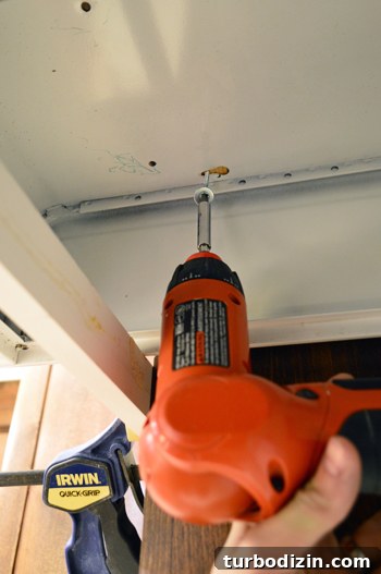 Convert a Hanging Microwave into a Functional Range Hood 8 img 62669 12