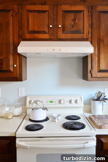 Convert a Hanging Microwave into a Functional Range Hood 10 img 62669 14