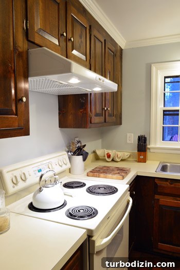 Convert a Hanging Microwave into a Functional Range Hood 11 img 62669 15