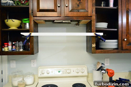 Convert a Hanging Microwave into a Functional Range Hood 7 img 62669 9
