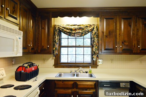 Paint Upper Cabinets White: A Step-by-Step Guide for Smooth Finish 15 img 62784 19