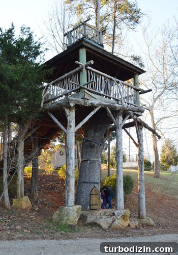 Treehouse exterior