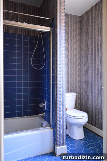 How to Paint a Bathroom Ceiling and Install Trim for a Polished Finish 3 img 63088 2