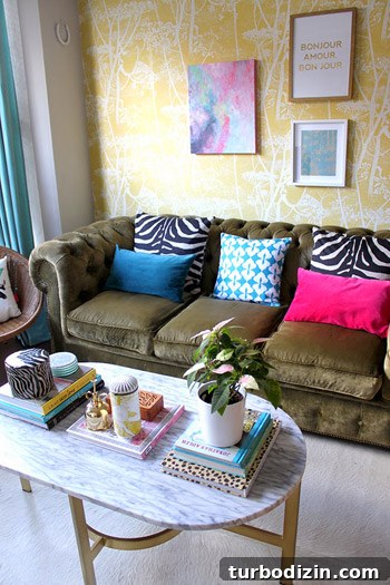House Crasing: Cheerful Across the Pond — Guide to UK Homestays 11 Living room details