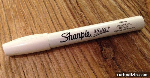 How to Paint a Faux Inlay Pattern for Realistic Wood Accents 14 img 63724 14