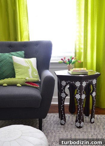 How to Paint a Faux Inlay Pattern for Realistic Wood Accents 20 img 63724 20