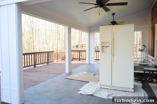 How to Paint a Refrigerator with Appliance Paint: Step-by-Step Guide 7 refrigerator on back porch for painting