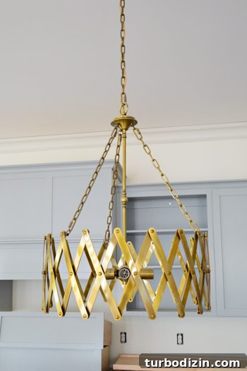 Showhouse Guide: Choosing Paint, Light Fixtures, Doorknobs & Vanities 9 Kitchen island with pendant lights