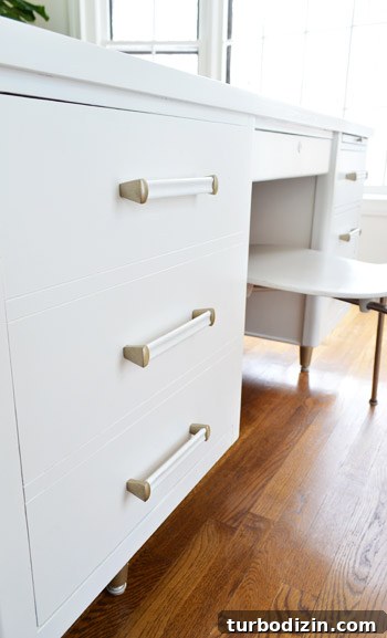 How to Repaint and Restore an Old Desk for a Fresh Look 11 img 63958 21