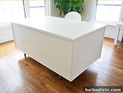 How to Repaint and Restore an Old Desk for a Fresh Look 13 img 63958 25